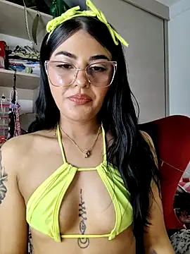 Snapshot of ValeNiitaLuv chatting on 02-05-26, 06:29 ValeNiitaLuv online show from 02-05-26, 06:29