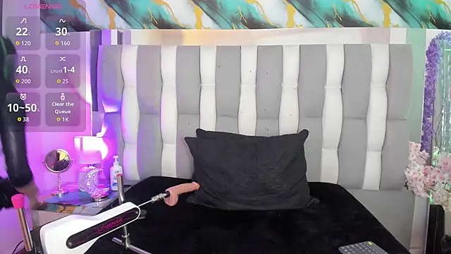 IsaDiiaz online show from 04-28-26, 04:28