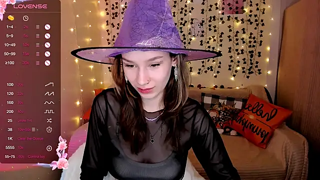 LinaBlossom  online show from 10-28-25, 09:24