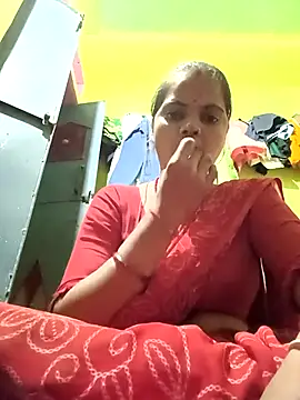 Snapshot of Payalji_p chatting on 10-14-25, 02:18 Payalji p online show from 10-14-25, 02:18