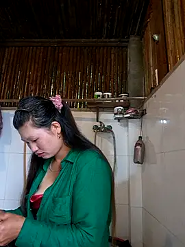 Snapshot of diamond-- chatting on 09-27-25, 12:48 diamond-- online show from 09-27-25, 12:48