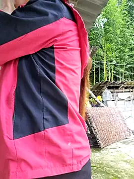 Snapshot of diamond-- chatting on 10-02-25, 12:39 diamond-- online show from 10-02-25, 12:39