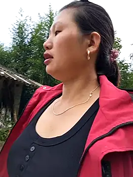 Snapshot of diamond-- chatting on 10-03-25, 12:51 diamond-- online show from 10-03-25, 12:51