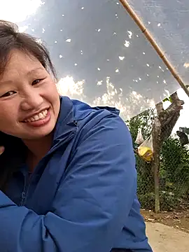 Snapshot of diamond-- chatting on 10-13-25, 02:22 diamond-- online show from 10-13-25, 02:22