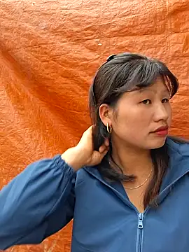 Snapshot of diamond-- chatting on 10-16-25, 08:15 diamond-- online show from 10-16-25, 08:15