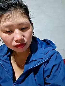 Snapshot of diamond-- chatting on 10-24-25, 12:52 diamond-- online show from 10-24-25, 12:52