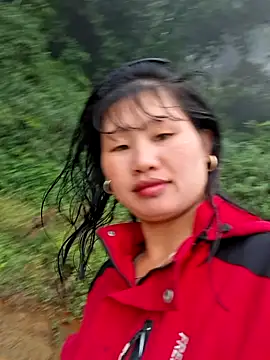 Snapshot of diamond-- chatting on 10-25-25, 01:13 diamond-- online show from 10-25-25, 01:13