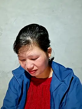 Snapshot of diamond-- chatting on 11-01-25, 12:12 diamond-- online show from 11-01-25, 12:12