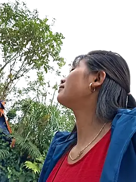 Snapshot of diamond-- chatting on 11-06-25, 12:44 diamond-- online show from 11-06-25, 12:44