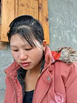 Snapshot of diamond-- chatting on 11-17-25, 02:17 diamond-- online show from 11-17-25, 02:17