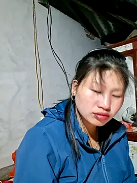 Snapshot of diamond-- chatting on 11-21-25, 12:59 diamond-- online show from 11-21-25, 12:59