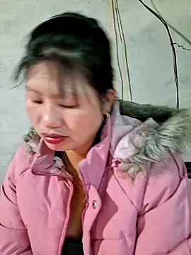 Snapshot of diamond-- chatting on 11-22-25, 01:04 diamond-- online show from 11-22-25, 01:04