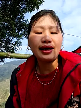 Snapshot of diamond-- chatting on 12-03-25, 01:46 diamond-- online show from 12-03-25, 01:46