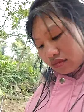 Snapshot of diamond-- chatting on 12-18-25, 01:55 diamond-- online show from 12-18-25, 01:55