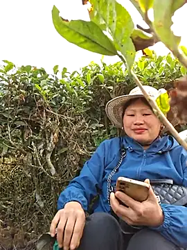 Snapshot of diamond-- chatting on 01-13-26, 01:55 diamond-- online show from 01-13-26, 01:55