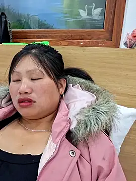 Snapshot of diamond-- chatting on 01-13-26, 02:00 diamond-- online show from 01-13-26, 02:00