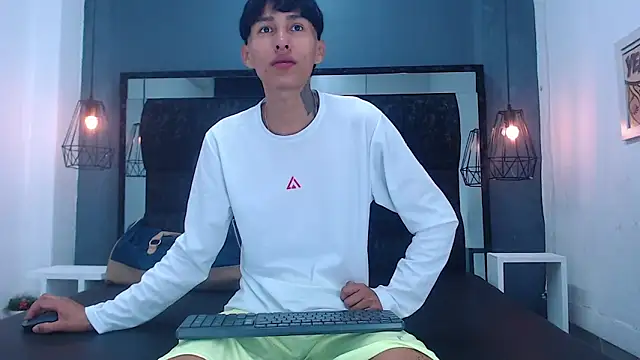 Daniel delux  online show from 09-24-25, 11:24