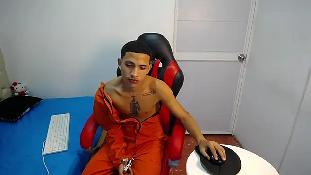 Snapshot of DEIV2_ chatting on 11-01-25, 04:25 DEIV2 online show from 11-01-25, 04:25