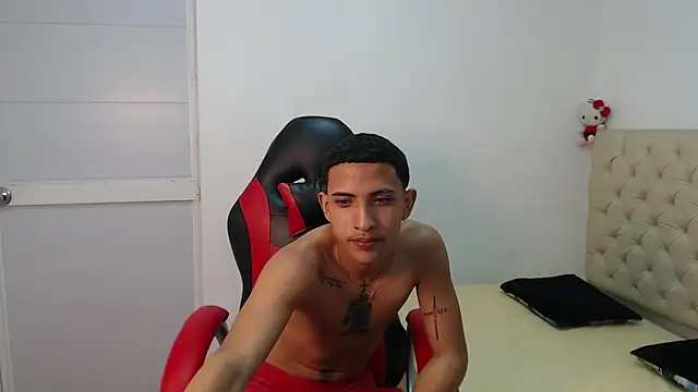 Snapshot of DEIV2_ chatting on 11-06-25, 03:51 DEIV2 online show from 11-06-25, 03:51