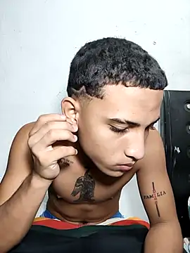 Snapshot of DEIV2_ chatting on 04-07-26, 06:14 DEIV2 online show from 04-07-26, 06:14