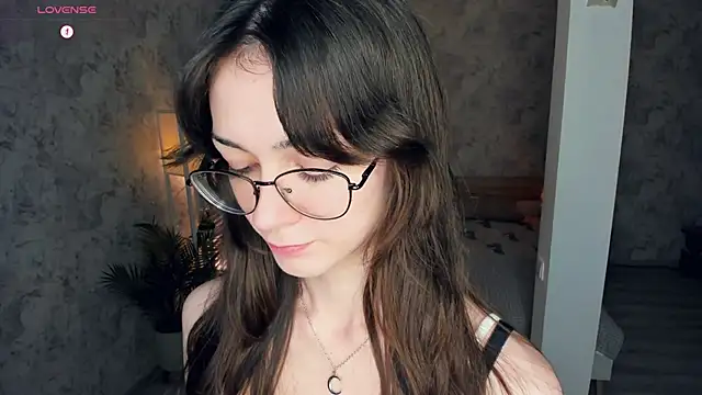 ReneeLippeatt online show from 11-19-25, 07:47