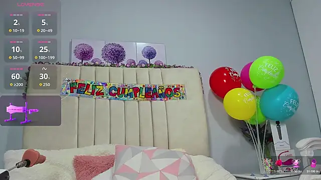 Snapshot of AmandaaWats chatting on 11-20-25, 04:07 AmandaaWats online show from 11-20-25, 04:07