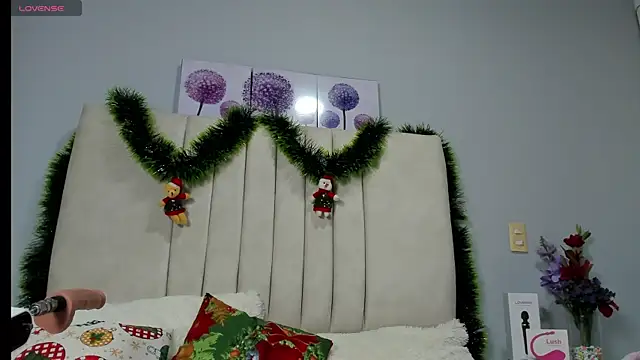 Snapshot of AmandaaWats chatting on 12-13-25, 07:53 AmandaaWats online show from 12-13-25, 07:53