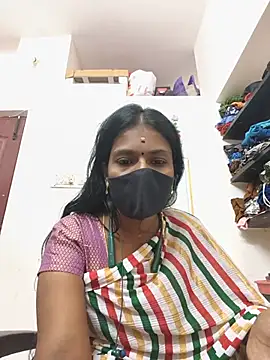 Snapshot of Tamil_Yalini12 chatting on 05-21-26, 03:13 Tamil Yalini12 online show from 05-21-26, 03:13