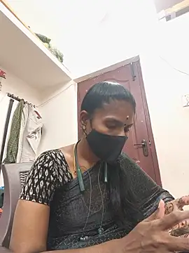 Snapshot of Tamil_Yalini12 chatting on 06-10-26, 03:33 Tamil Yalini12 online show from 06-10-26, 03:33