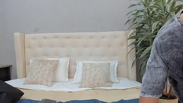 Angel Dustts online show from 10-09-25, 07:34