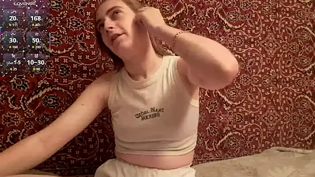 Snapshot of ivetabloom chatting on 10-18-25, 05:35 ivetabloom online show from 10-18-25, 05:35