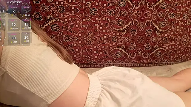 Snapshot of ivetabloom chatting on 10-21-25, 05:13 ivetabloom online show from 10-21-25, 05:13