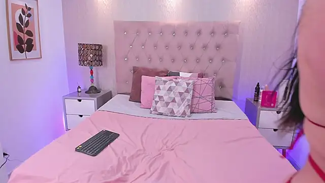 EmilyCley online show from 02-12-26, 05:24