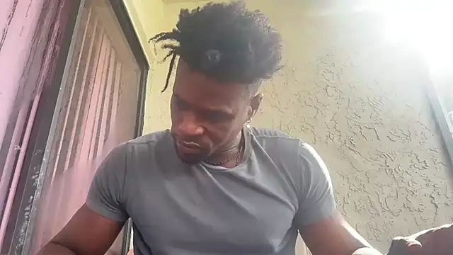 Snapshot of MrDaddyBlackNi9e chatting on 09-27-25, 02:11 MrDaddyBlackNi9e online show from 09-27-25, 02:11