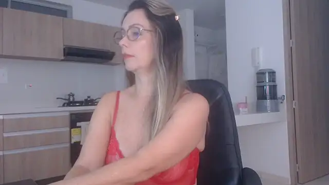 LovePaula online show from 02-08-26, 12:08