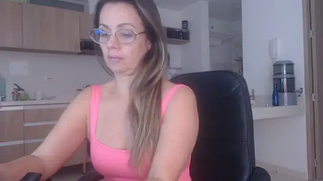 LovePaula online show from 06-22-26, 12:45