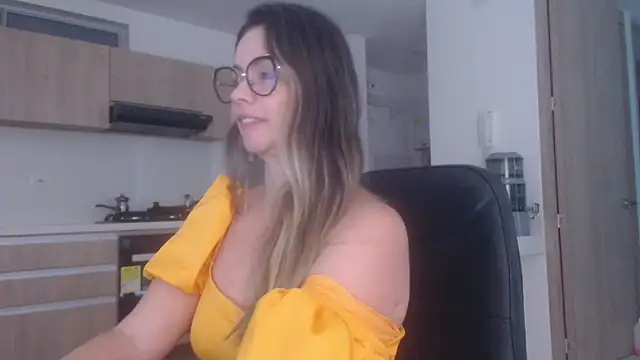 LovePaula online show from 07-25-26, 12:36