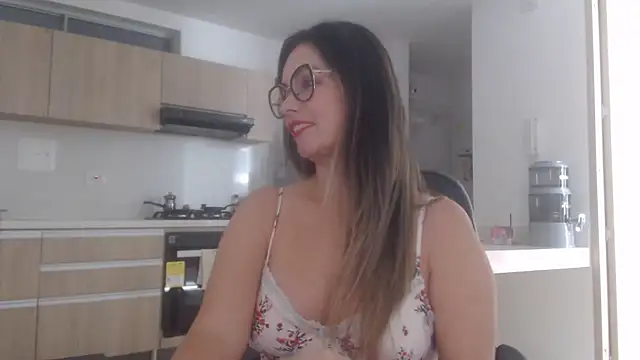 LovePaula online show from 07-31-26, 06:51
