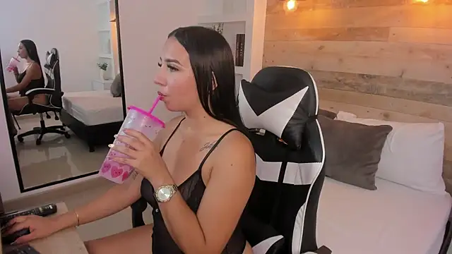 Snapshot of olivia_willoow chatting on 03-03-26, 02:50 olivia willoow online show from 03-03-26, 02:50