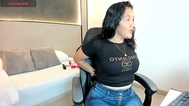 zoee zi online show from 10-13-25, 07:25