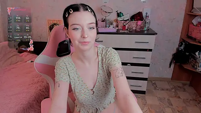 Snapshot of margopink chatting on 10-19-25, 10:27 margopink online show from 10-19-25, 10:27