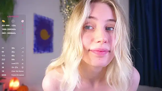 HoneyRay online show from 10-31-25, 08:04