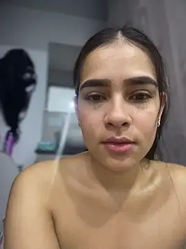 Snapshot of Valery_lux16 chatting on 06-21-26, 04:20 Valery lux16 online show from 06-21-26, 04:20