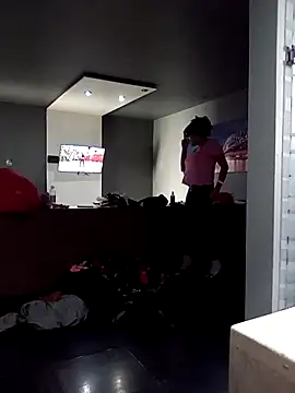 Snapshot of transreyna chatting on 12-25-24, 08:17 transreyna online show from 12-25-24, 08:17