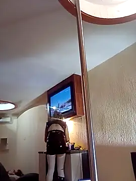 Snapshot of transreyna chatting on 01-19-25, 02:57 transreyna online show from 01-19-25, 02:57