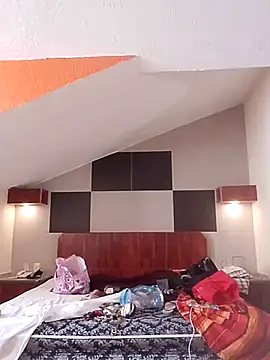 Snapshot of transreyna chatting on 02-01-25, 07:44 transreyna online show from 02-01-25, 07:44