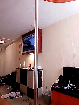 Snapshot of transreyna chatting on 03-18-25, 10:26 transreyna online show from 03-18-25, 10:26