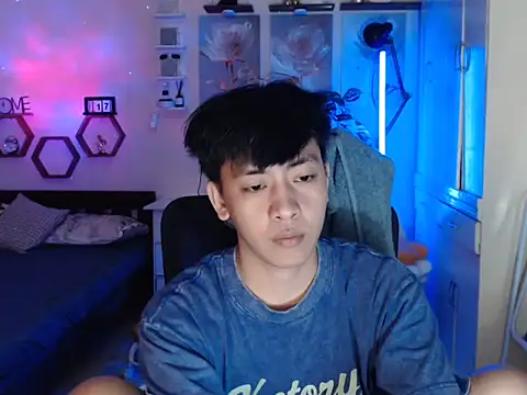 Snapshot of niel_cumshow chatting on 12-17-25, 04:02 niel cumshow online show from 12-17-25, 04:02