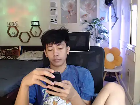 Snapshot of niel_cumshow chatting on 12-18-25, 07:14 niel cumshow online show from 12-18-25, 07:14