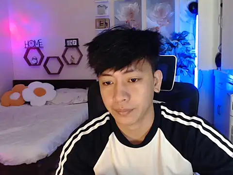 Snapshot of niel_cumshow chatting on 01-08-26, 06:32 niel cumshow online show from 01-08-26, 06:32